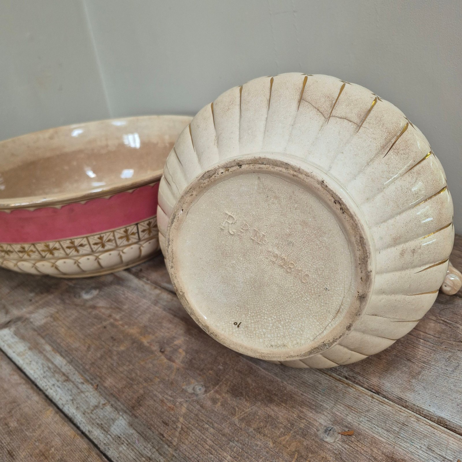 Pink & Gilt Wash Jug and Basin Set - Image 6