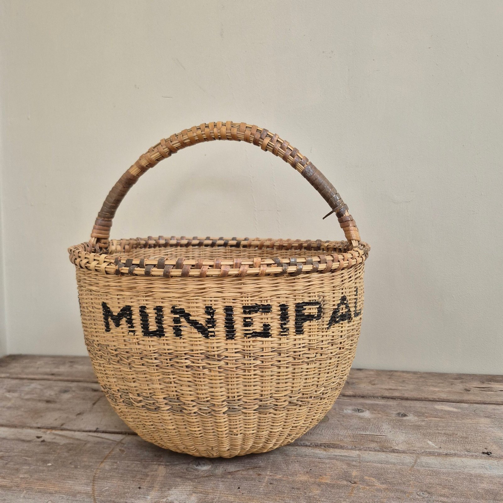 Woven Municipal Council Basket - Image 4